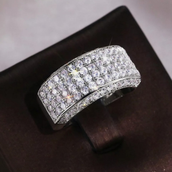 Cz embossed Ring - Picture 10 of 12